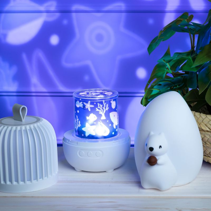 Veilleuse tactile en silicone Ecureuil Peanut avec télécommande Little L Ambiance 5