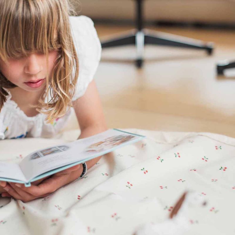 Sac à jouet 2 en 1 Noomad Original Cherry Cherry Play&Go Ambiance 9