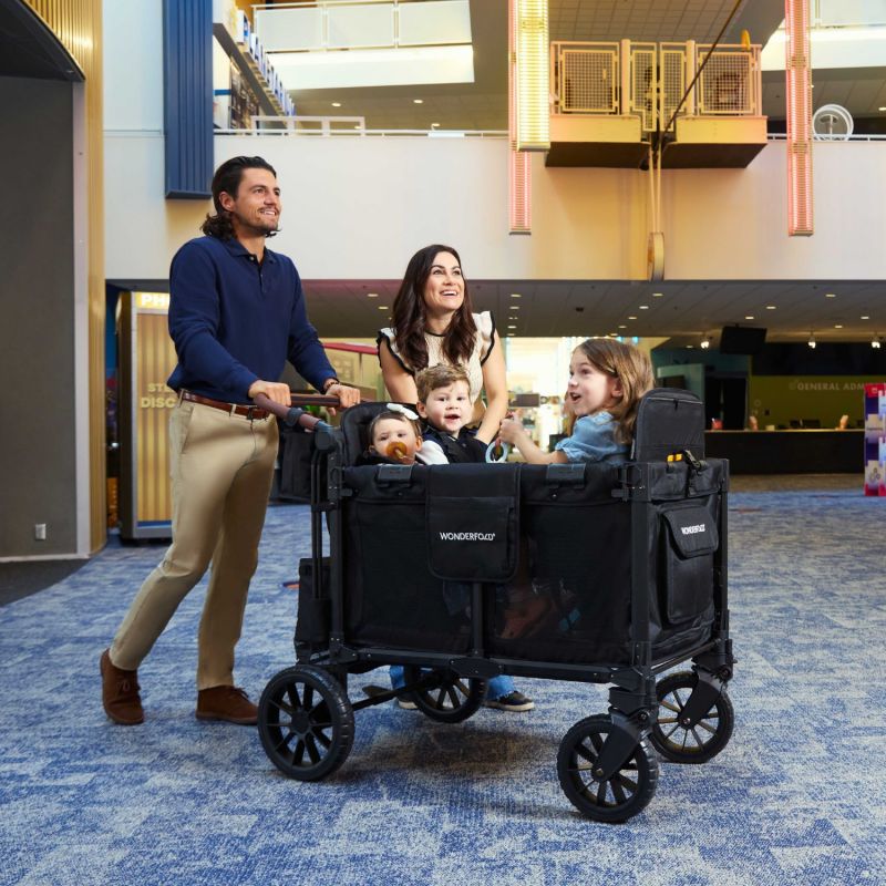 Chariot de transport enfant W4 Luxe Pro Jet Black (4 places) Wonderfold Ambiance 2