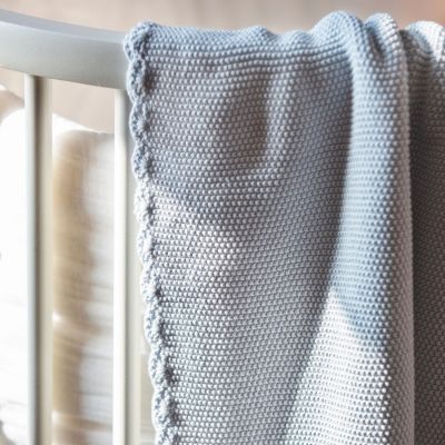 Couverture tricot bébé bleu (75 x 100 cm)