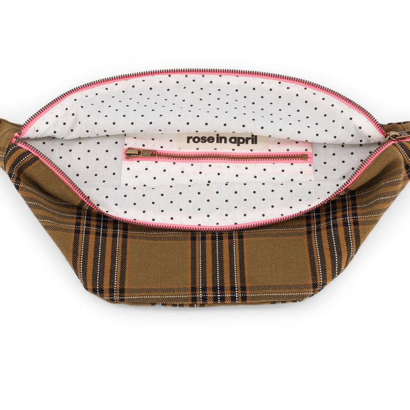 Sac banane Tartan Rose in April Produit ouvert 4