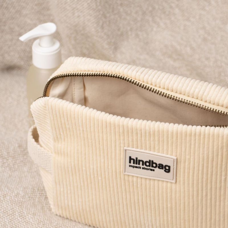 Trousse de toilette Leon Velours Crème Hindbag Ambiance 2
