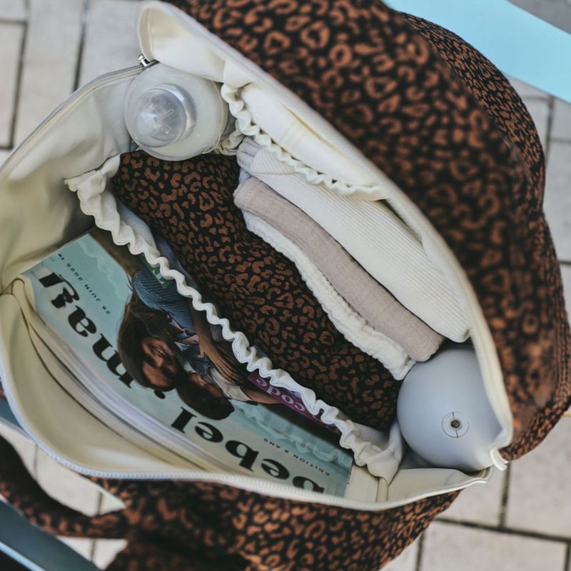 Sac à dos à langer Léopard BEBEL Ambiance 5