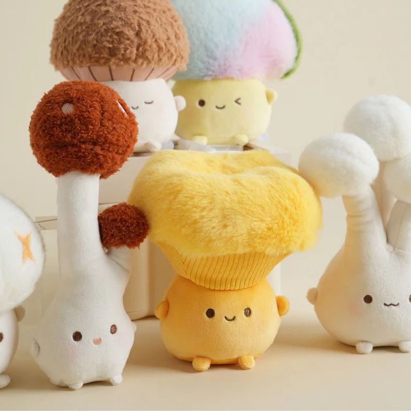 Porte-clé peluche Champignon Bolet (15 cm) Bazuuyu Ambiance 2