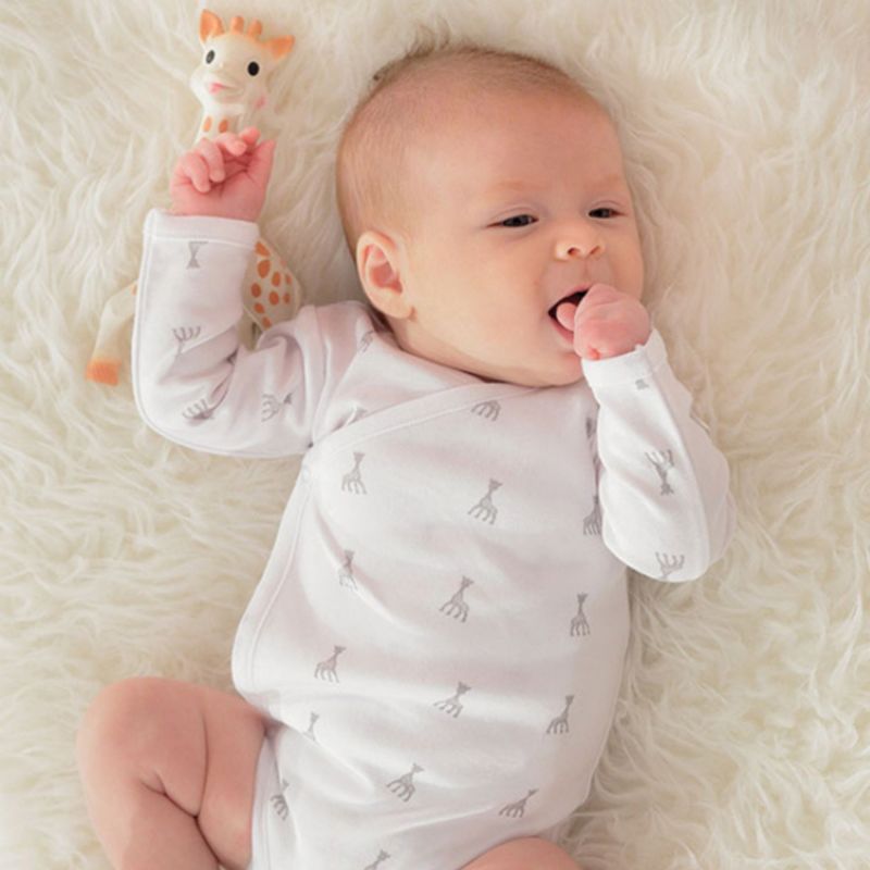 Sophie la girafe en boîte cadeau (18 cm) Sophie la girafe Ambiance 6