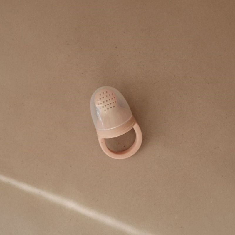 Coffret d'initiation au repas Fresh Food Blush (5 pièces) Mushie Ambiance 4