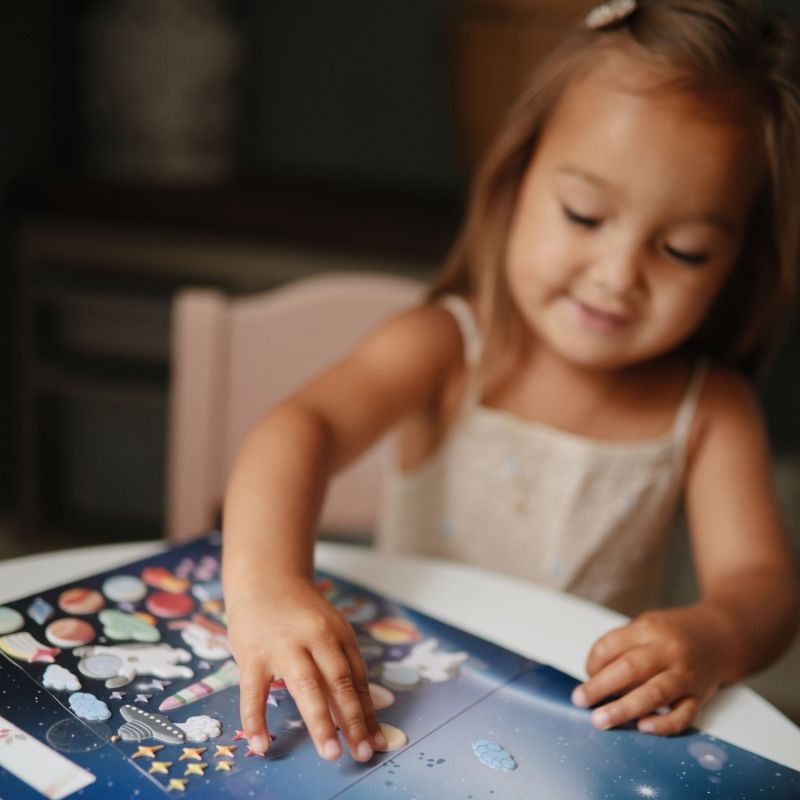 Autocollants réutilisables Sticker Book Space Mushie Ambiance 2