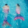 Ensemble 3 pièces queue de sirène Rainbow (taille XS - 8 ans) Kuaki Mermaids Ambiance 3