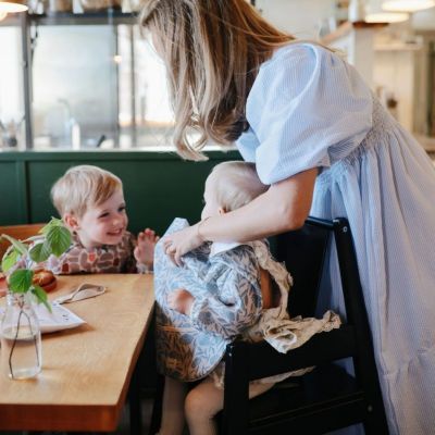 Bavoir à manches longues Blue Flowers (6-24 mois)