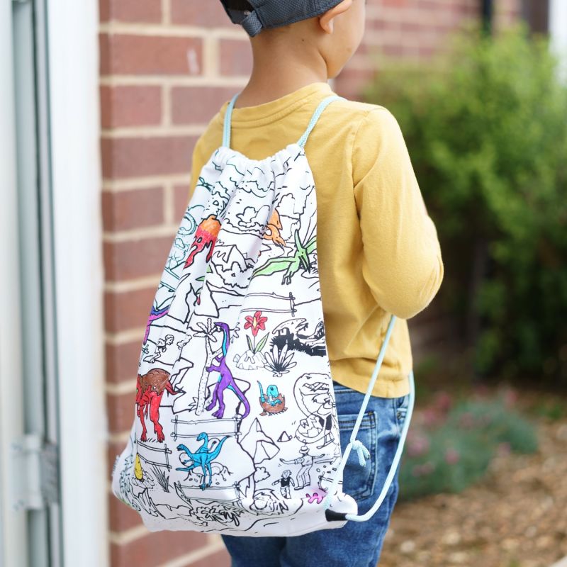 Sac à ficelles à colorier lavable et réutilisable Dino avec 10 feutres Eatsleepdoodle Produit 5