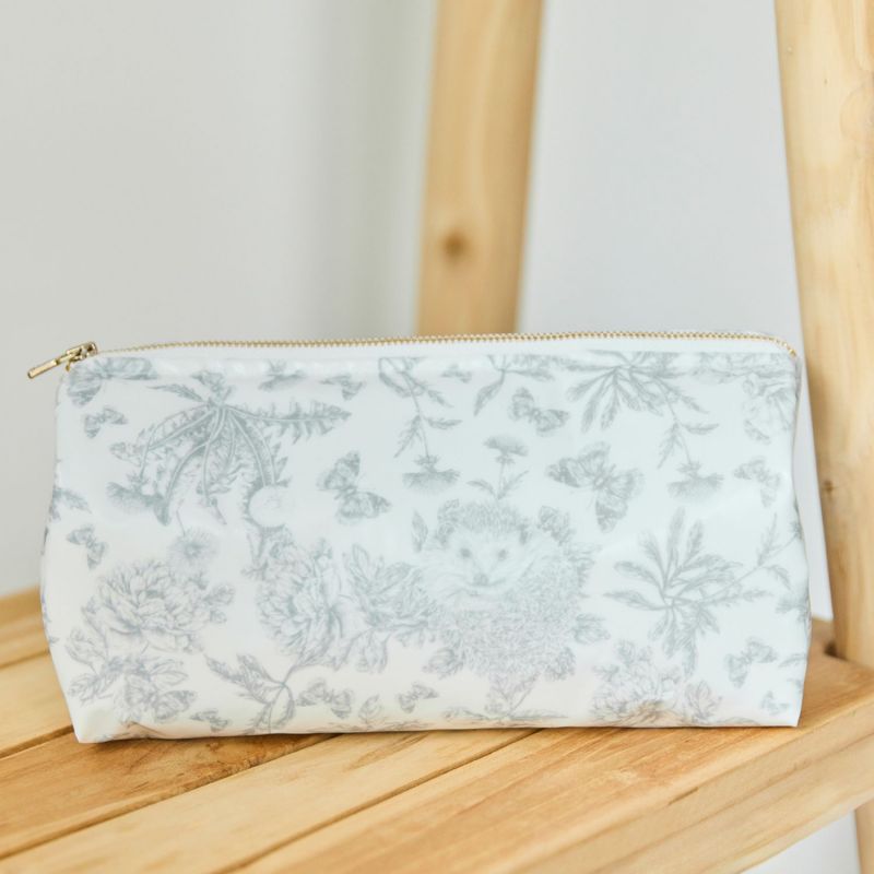 Trousse de toilette enduite Toile de Jouy gris clair (25 cm) Tartine et Chocolat Ambiance 2