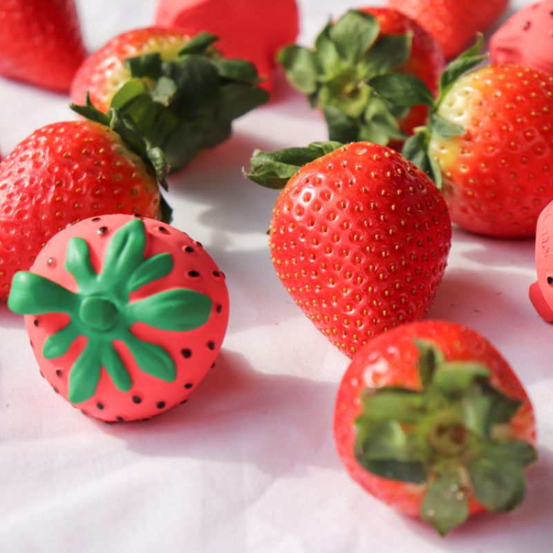 Jouet de dentition Chewy Sweetie la fraise Oli & Carol Produit 8