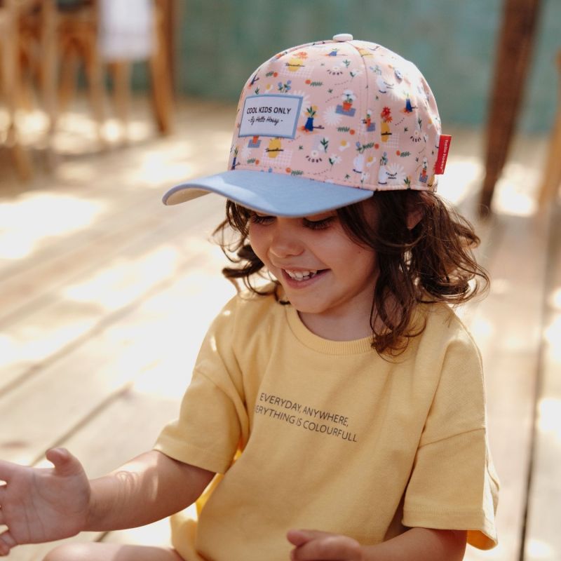 Image d'ambiance de présentation du produit Casquette Flore (2-5 ans) - Hello Hossy