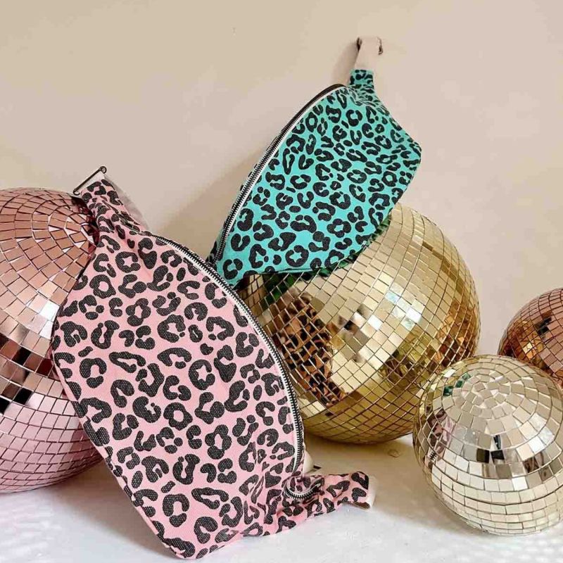 Sac banane Graou Strawberry Rose in April Ambiance 7