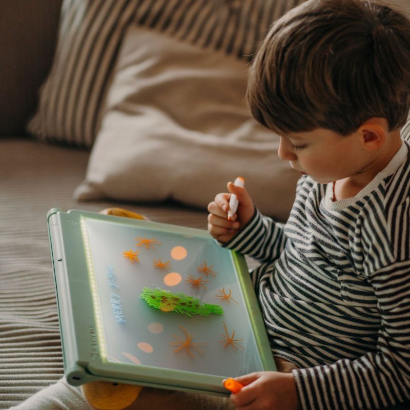 Tablette lumineuse nomade KIDYDRAW MANGA KIDYWOLF Ambiance 9