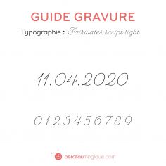 Gravure date en chiffres sur bijou (Typo 4 Fairwater script light) - Gravure magique