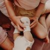 Paire de chaussures Dinkum pour poupée Cream  par Olli Ella