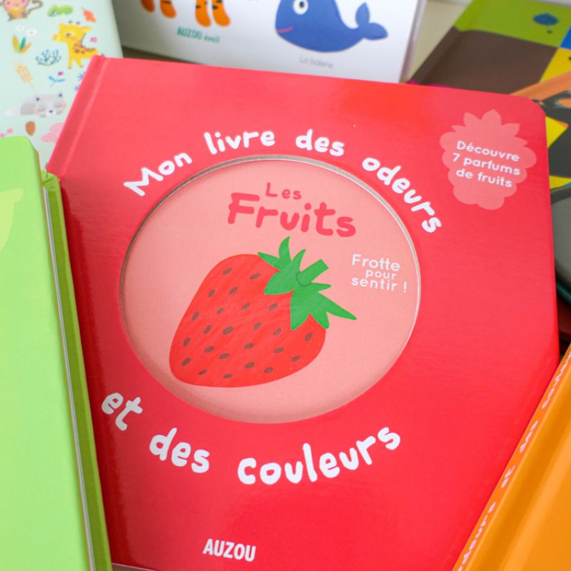 Image d'ambiance de présentation du produit Mon livre des odeurs et des couleurs - les fruits - Auzou Editions