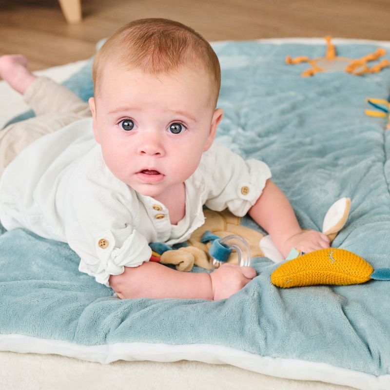 Tapis de jeu Felix et Léo (100 x 80 cm) Nattou Ambiance 4