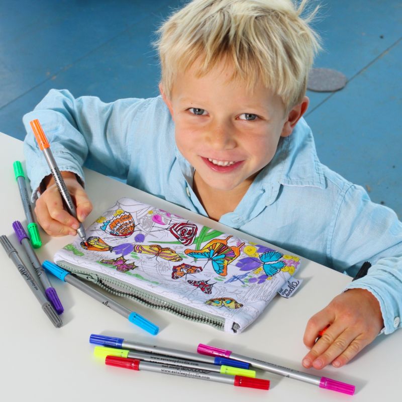 Trousse à colorier lavable et réutilisable Papillons avec 10 feutres Eatsleepdoodle Ambiance 5