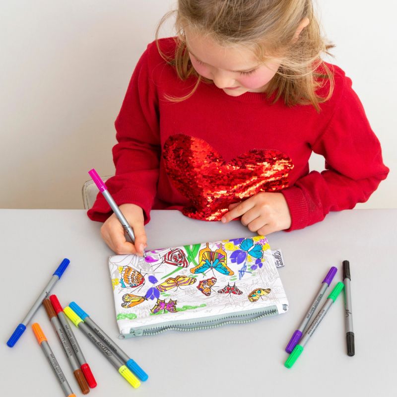 Trousse à colorier lavable et réutilisable Papillons avec 10 feutres Eatsleepdoodle Ambiance 6