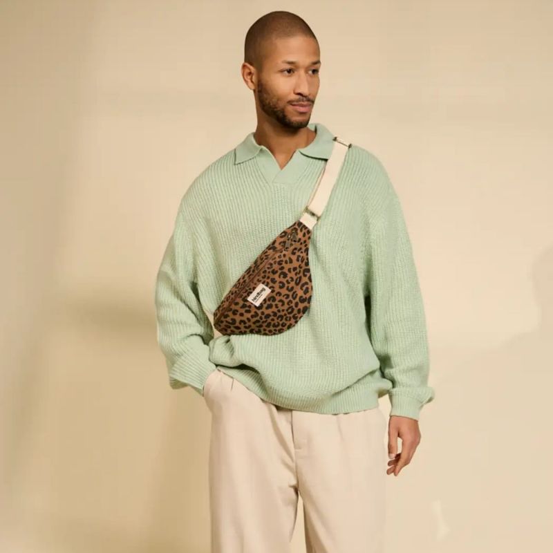Sac banane Olivia Léopard Cannelle Hindbag Ambiance 6