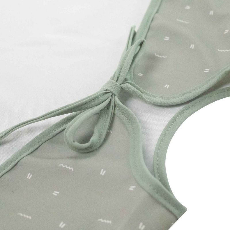 Bavoir plastifié Vert Olive Grafic Trois Kilos Sept Produit 4