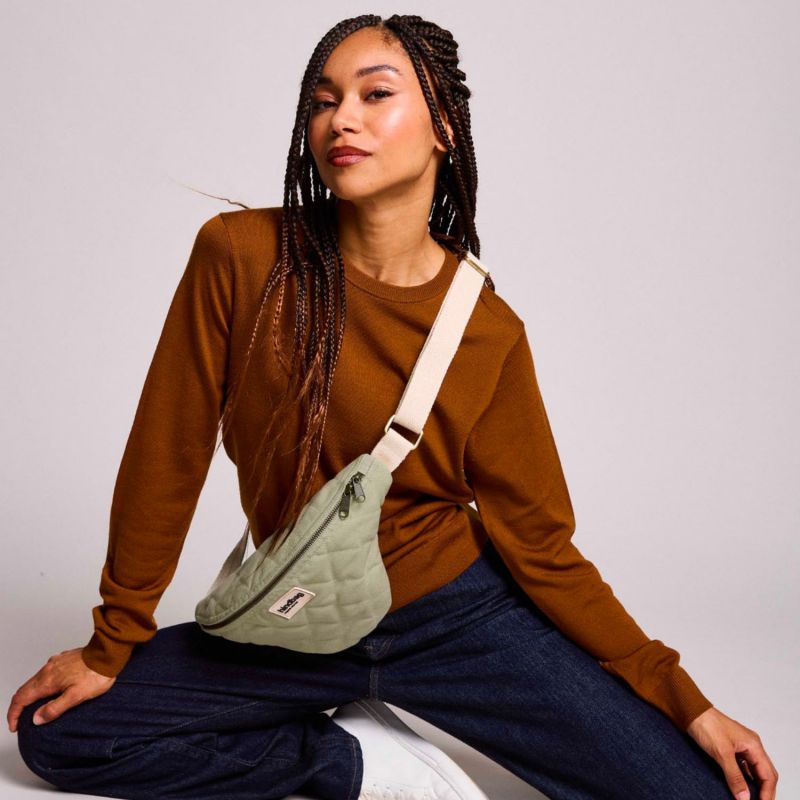 Sac banane Olivia matelassé Argile Hindbag Ambiance 3