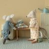 Grand-mère et Grand-père souris dans leur boîte à cigares Maileg Ambiance 3