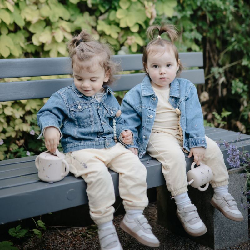 Tasse à paille Bees Mushie Ambiance 3