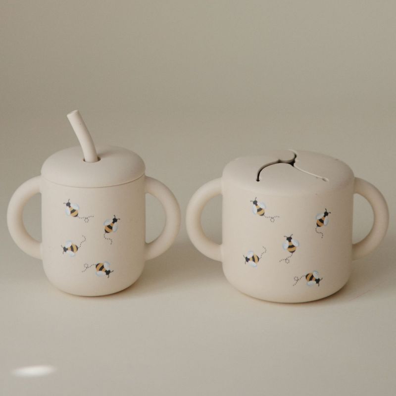 Tasse à paille Bees Mushie Ambiance 6