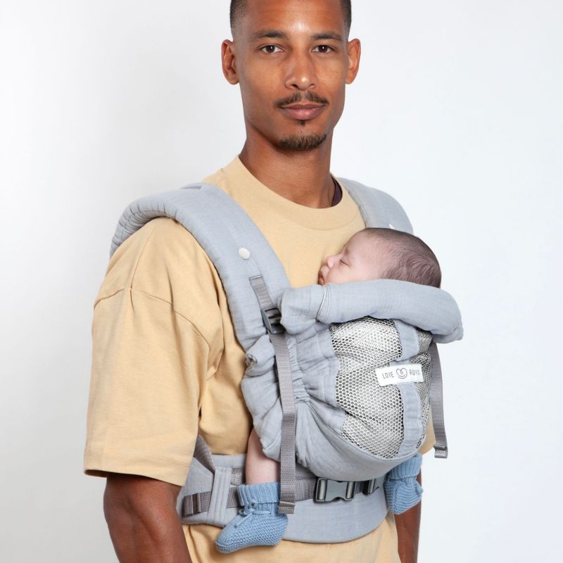 Porte bébé PhysioCarrier V2 Gaze de coton Grey Love Radius Ambiance 5