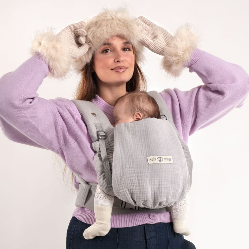 Porte bébé PhysioCarrier V2 Gaze de coton Grey Love Radius Ambiance 9