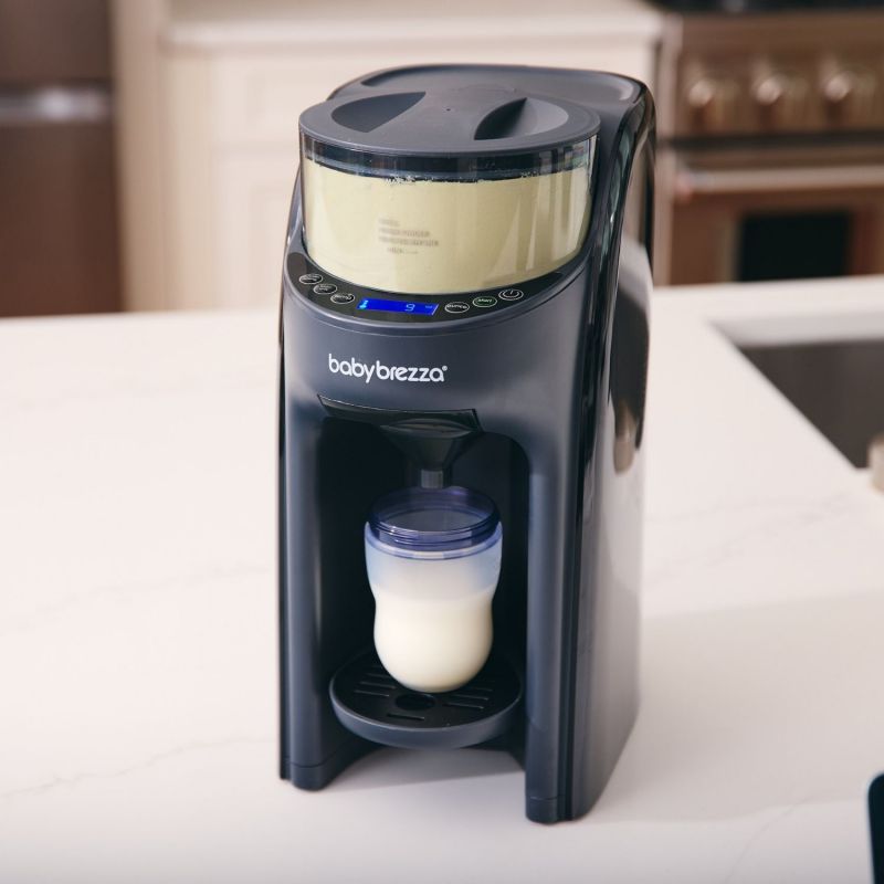 Préparateur de biberon Formula Pro Advanced Charcaol babybrezza Ambiance 6