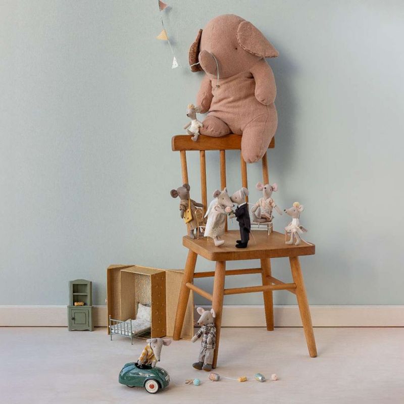 Voiture Souris Vert foncé Maileg Ambiance 3