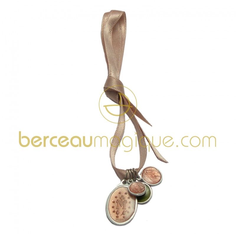 Bracelet miraculeux ruban en satin rose 