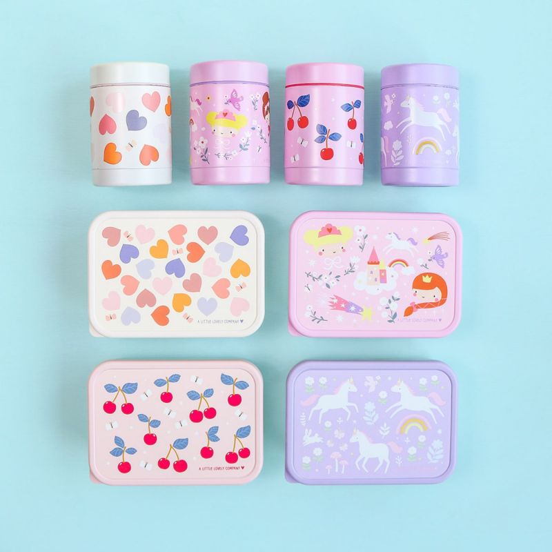 Boîte à repas isotherme Cœurs A Little Lovely Company Ambiance 8