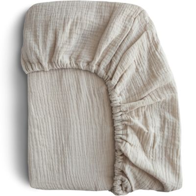 Drap housse en mousseline de coton Fog (100 x 40 cm)  par Mushie