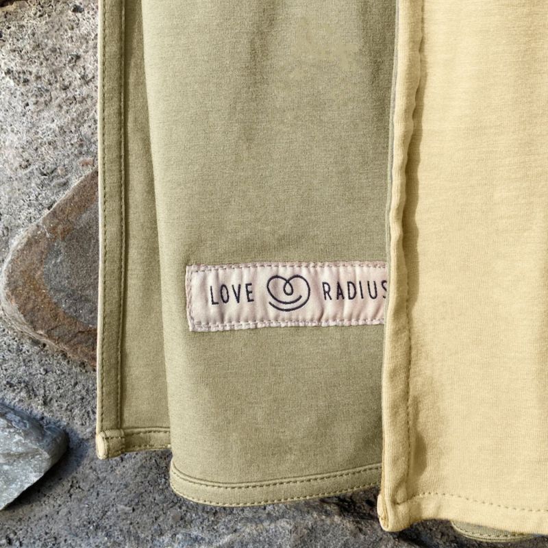 Echarpe de portage Sling sans nœud Vanille-Eucalyptus Love Radius Ambiance 5