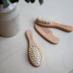 Set brosse et peigne bébé en bois avec pochette coton