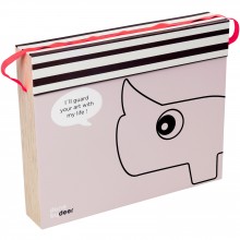 Boîte de rangement rose pour dessins  par Done by Deer