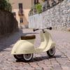 Porteur scooter crème  par Ambosstoys