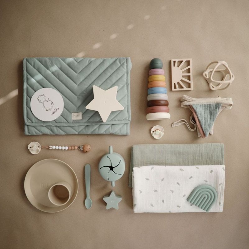 Maxi lange en coton Sage (120 x 120 cm) Mushie Ambiance 4