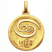 Médaille symbole Cancer (or jaune 750°)  par Becker