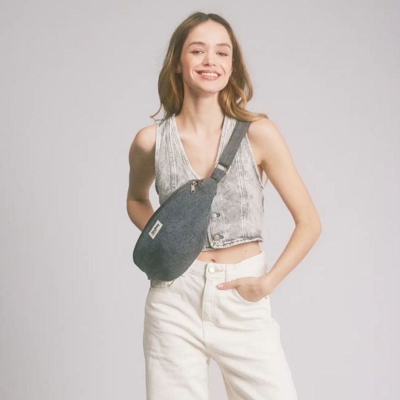Sac banane L Sasha Denim Gris Hindbag Ambiance 5