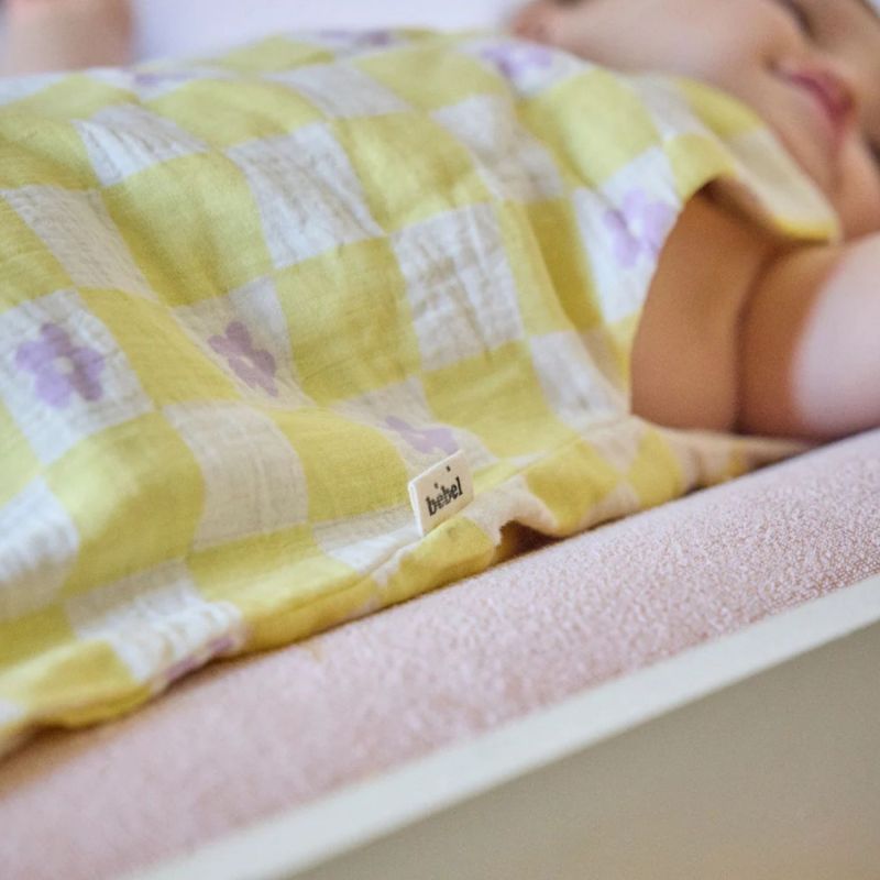 Gigoteuse été Comme un bonbon Romy (0-6 mois) damier jaune BEBEL Ambiance 2