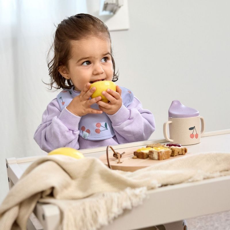 Tasse d´apprentissage en polypropylène et cellulose Happy Fruits cerise Lässig Ambiance 6