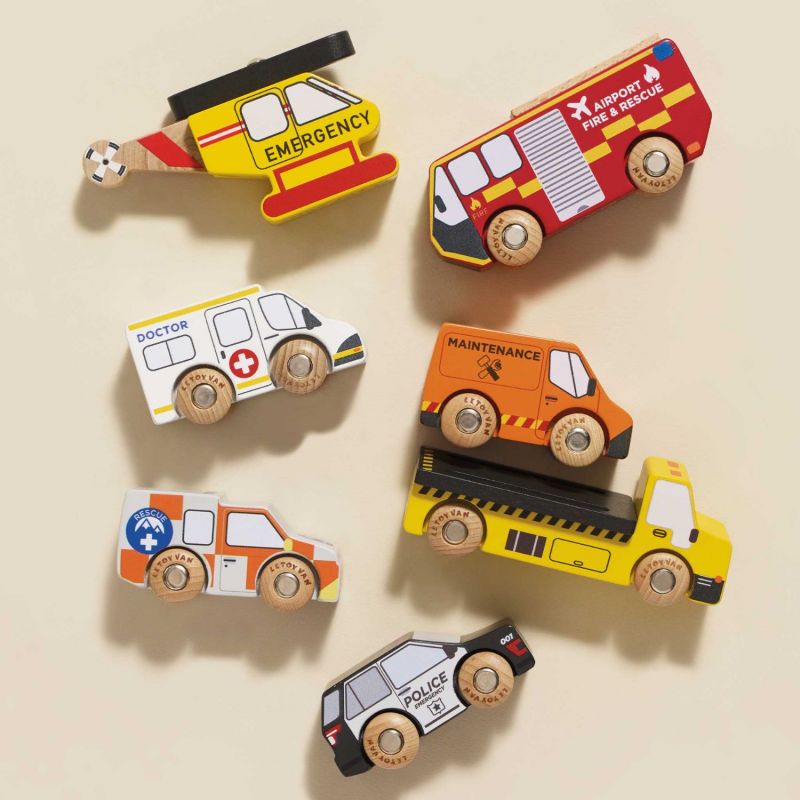 Set de 7 véhicules et hélicoptère de sauvetage en bois FSC Le Toy Van Ambiance 5