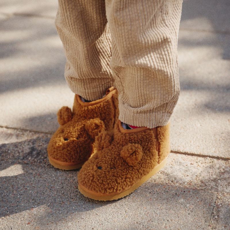 Chaussons Alban Bear Golden Caramel (pointure 25) Liewood Ambiance 2