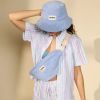 Sac banane Olivia en éponge Bleu Hindbag Ambiance 6